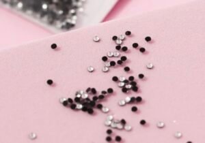 Strass negros (redondo)